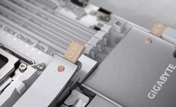 GIGABYTE-X870E-WOOD-04.webp