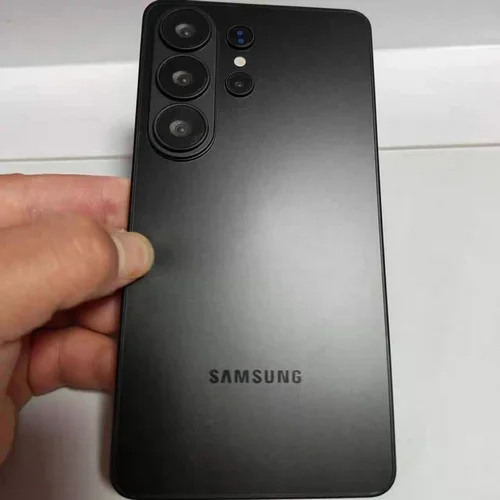 Galaxy-S26-Series-Dummy-03.webp