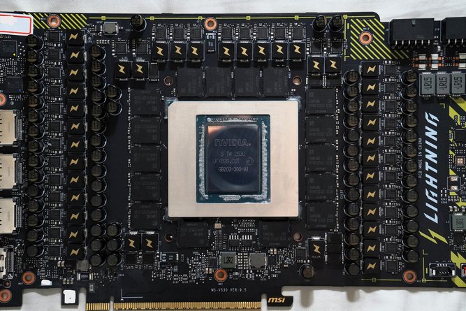 MSI-RTX-5090-Lightning-PCB-_3.jpg