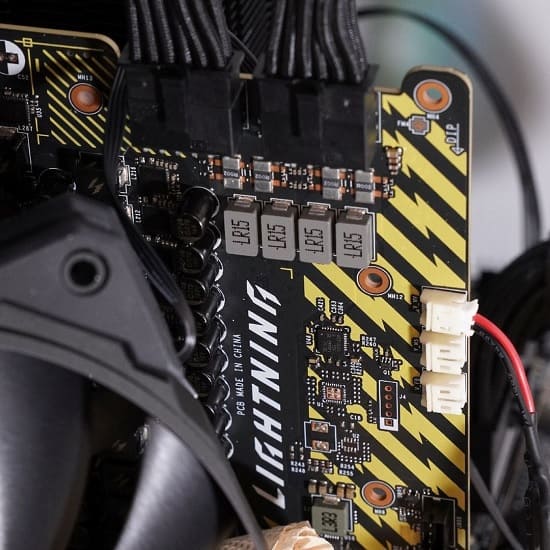 MSI-RTX-5090-Lightning-Z-05.jpg