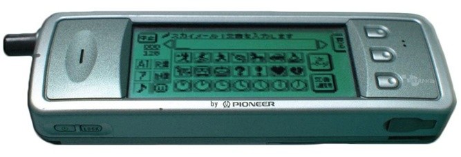 An early J-Phone model showing the emoji picker. 