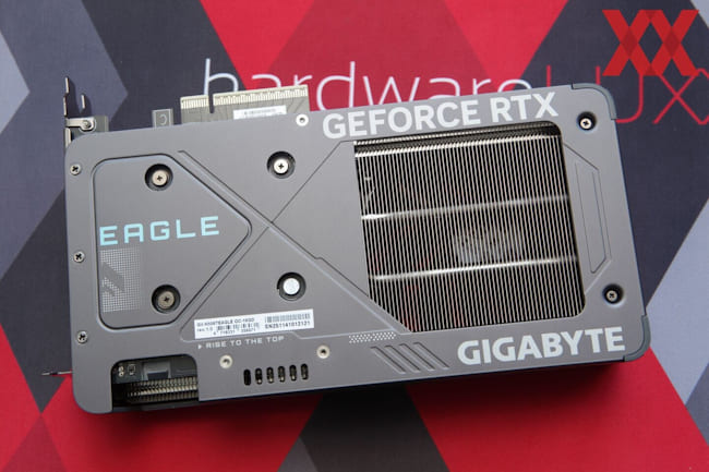 طراحی  GeForce RTX 5060 Ti EAGLE OC