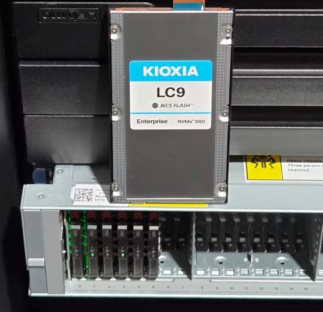 کیوکسیا KIOXIA LC9