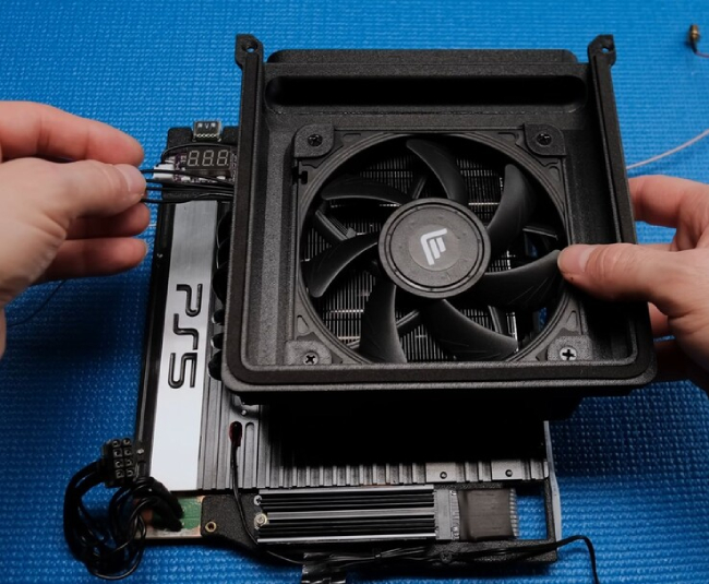 خنک کننده Tiny PS5 Redux