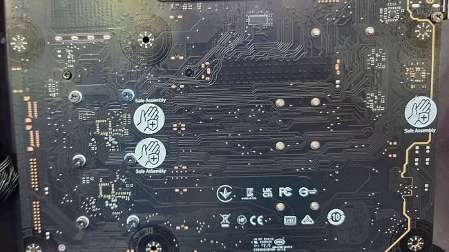 قسمت پشتی مادربرد MSI B850 MPOWER
