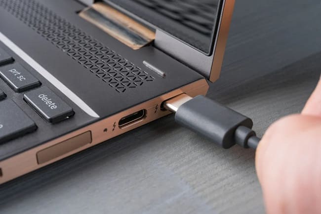 پورت شارژ USB-C لپ تاپ