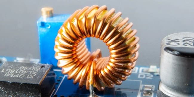 یک سیم‌پیچ روی برد PCB