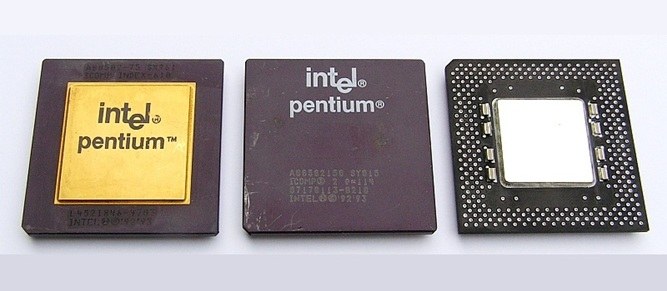 نمایش تراشه پردازنده Pentium-MMX