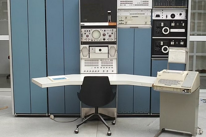DEC-PDP-7 .jpg