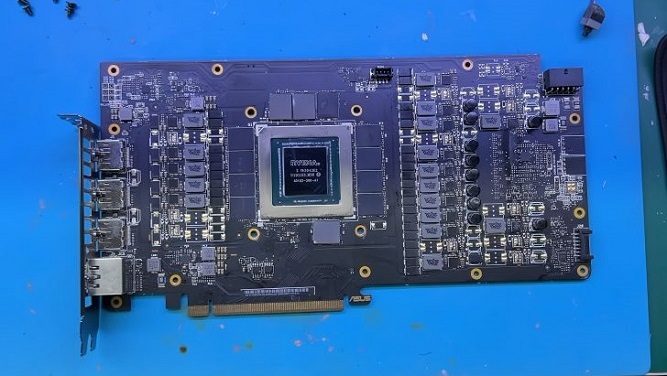 کشف کارت گرافیک RTX 4090 تقلبی با تراشه پلاستیکی