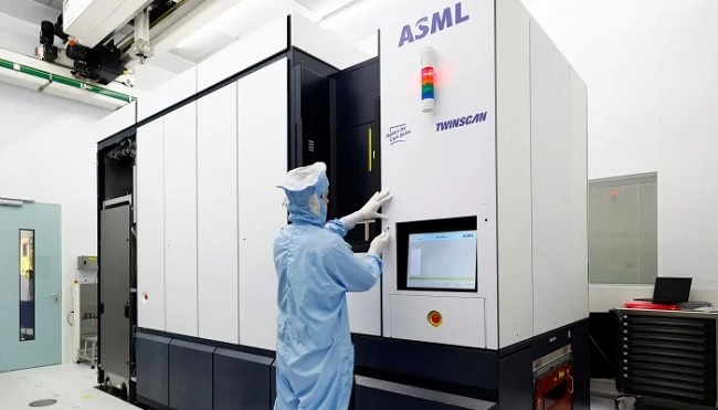 ASML-2.jpg