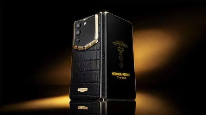 گوشی تاشوی سوپرلوکس Alphafold