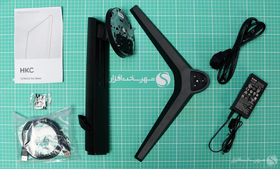 محتویات درون جعبه مانیتور گیمینگ HKC