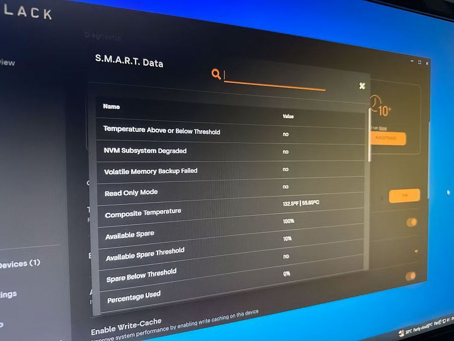 Self Monitoring Analysis and Reporting Technology یا به اختصار S.M.A.R.T