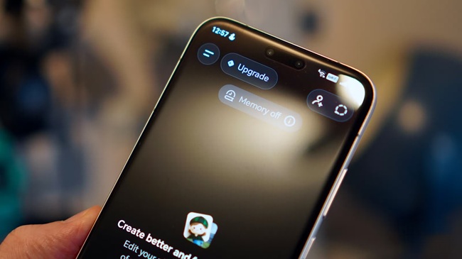 برنامه ChatGPT روی یک گوشی