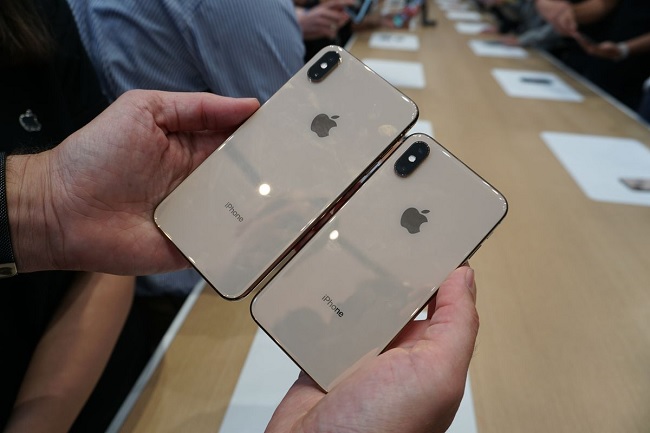 iPhones1.jpg