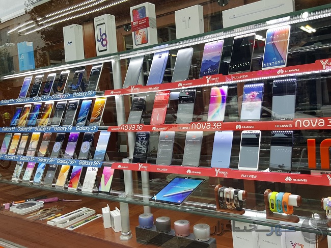mobiles2.jpg