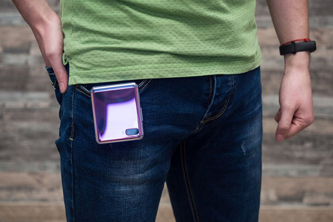 Samsungs-Galaxy-Z-Flip-is-selling-like-hotcakes-unlike-the-Galaxy-S20-series.jpg