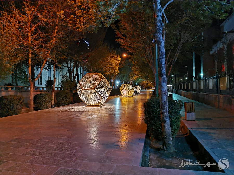 lights without hdr.jpg