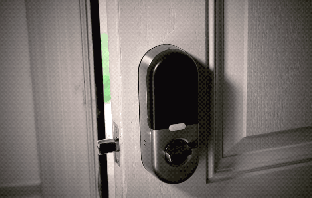 smart-lock-hero-1.gif