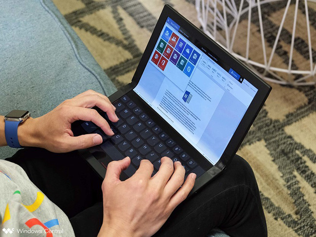lenovo-foldable-thinkpad-x1-lap-clamshell.jpg