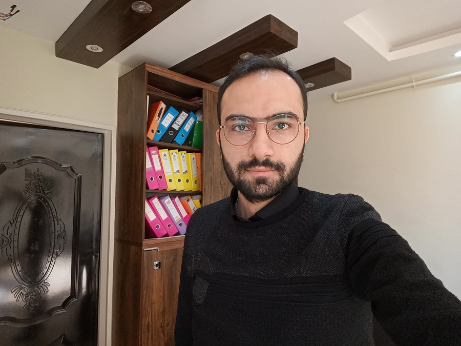 Selfie-3_small.jpg