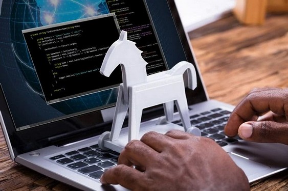 هک شدن وب کم با تروجان