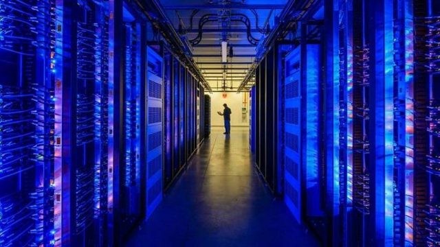 whatsappdatacenter.jpg