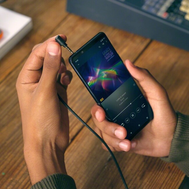 headphone-jack.jpg