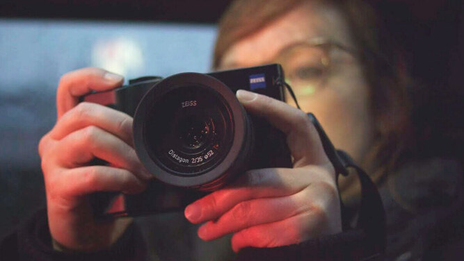 معرفی و قیمت دوربین zeiss zx1