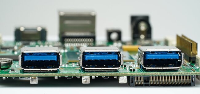 hackboard-2-profile-usb-3-ports_jpg_project-body.jpg