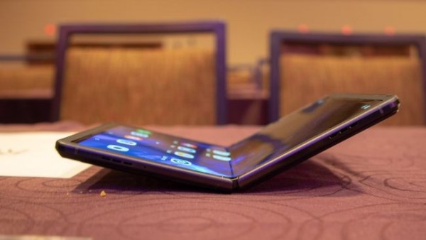 TCL-foldable-phone-1
