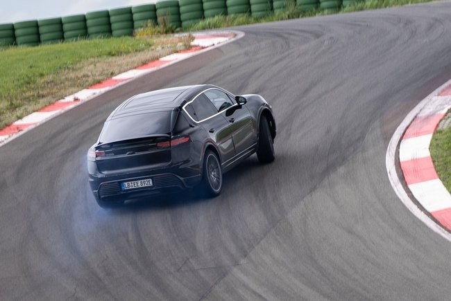 macan-ev-4