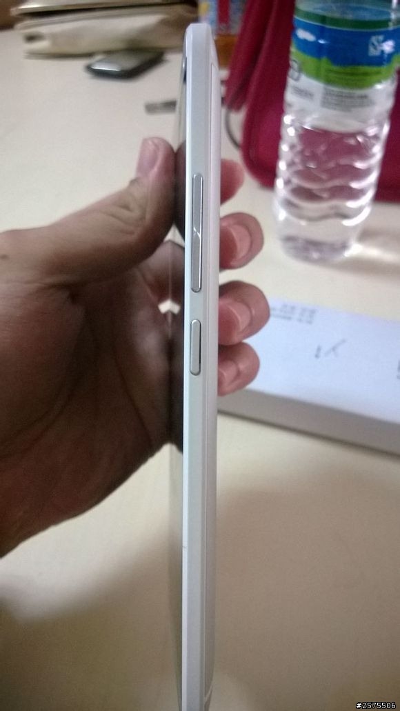 HTC-One-Max-008